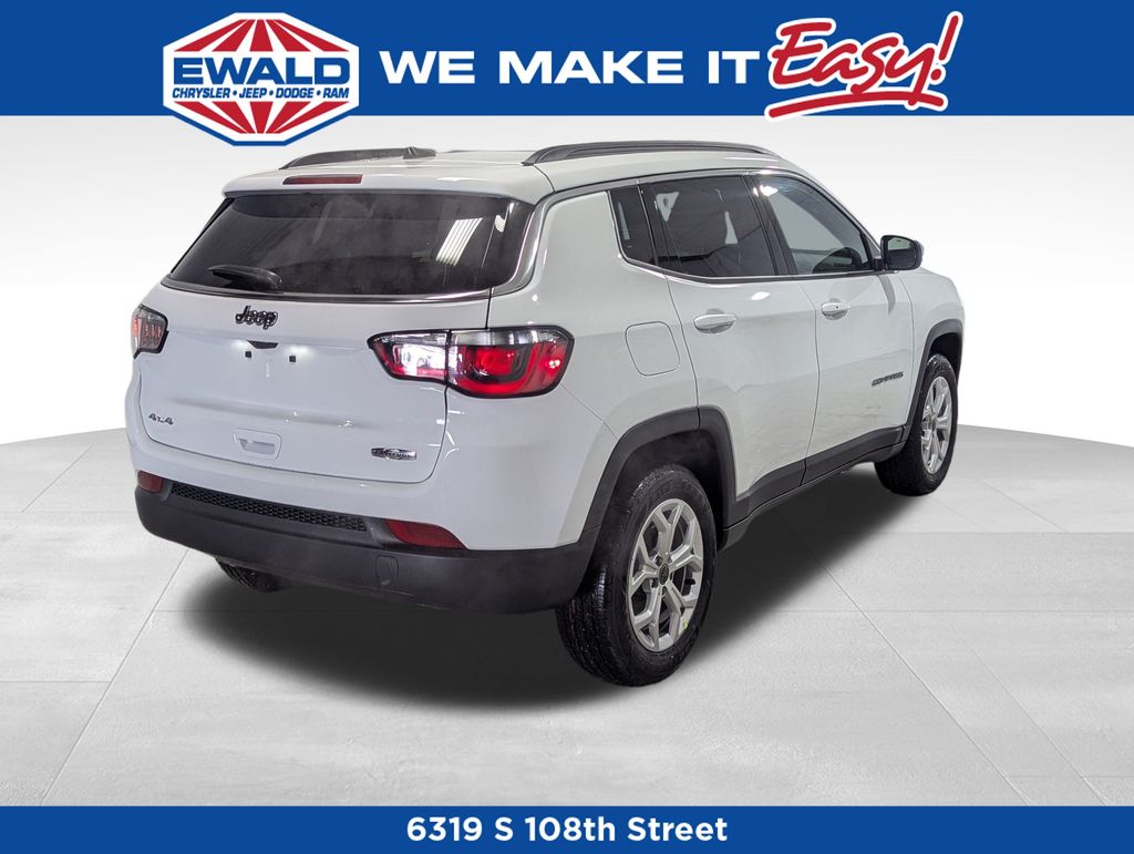 2025 Jeep Compass Latitude photo