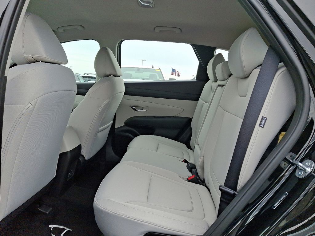 2025 Hyundai Tucson SE 6