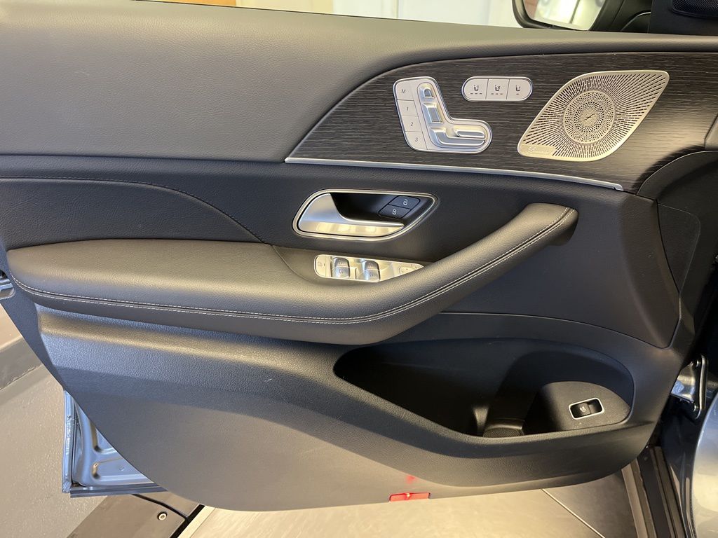 Thumbnail: 2025 Mercedes-Benz GLE - 11