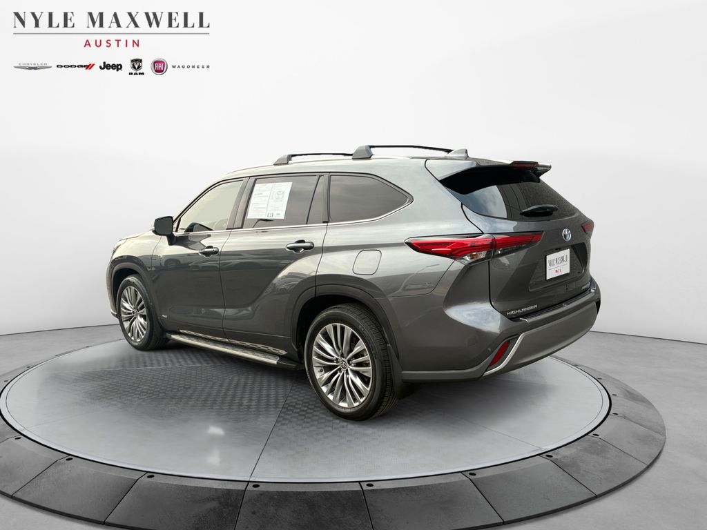 Used Car 2022 Toyota Highlander Hybrid  Platinum For Sale Under $40,000 In Austin, Texas