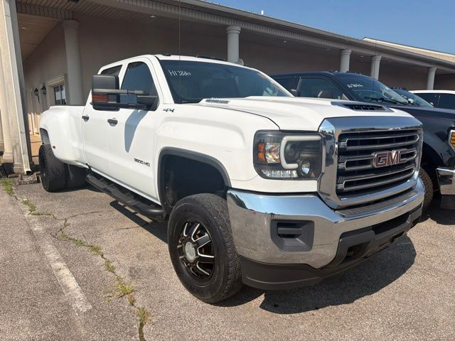 Summit White 2018 GMC Sierra 3500HD Pickup Truck Four-Wheel Drive 6-Speed Automatic