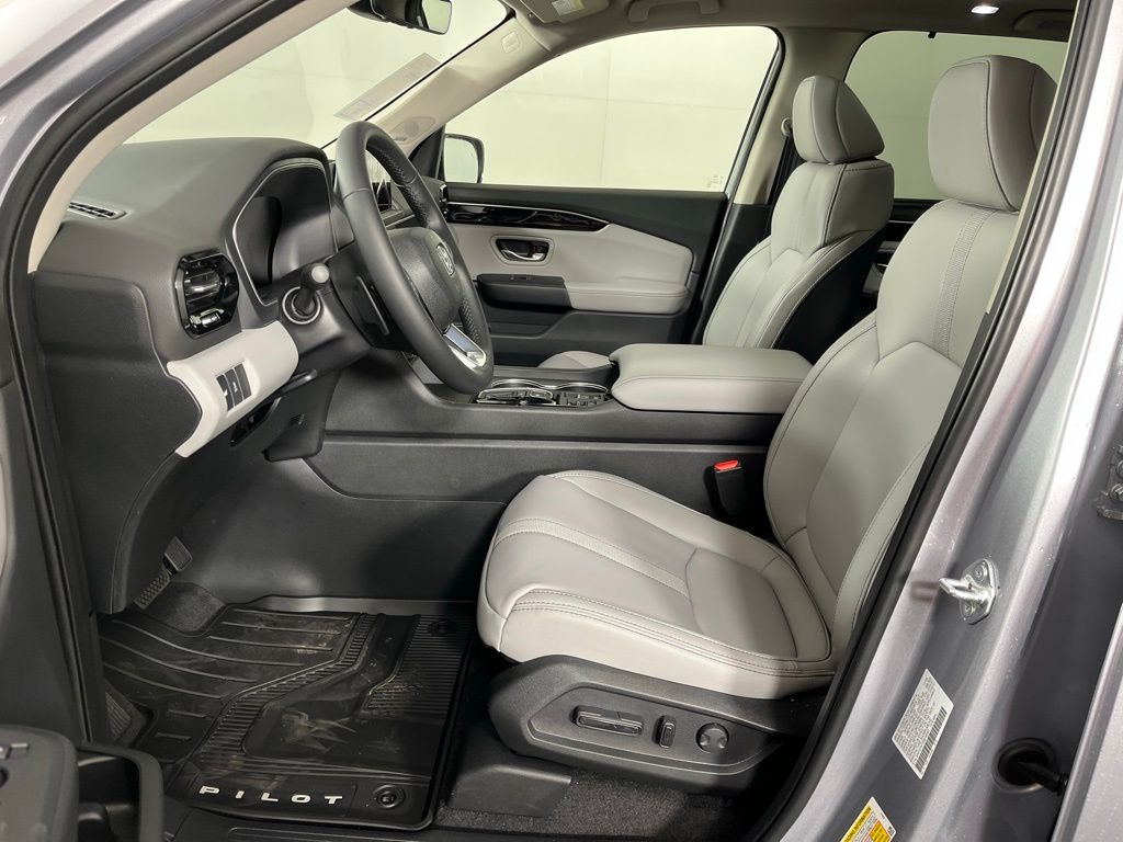 Thumbnail: 2025 Honda Pilot - 26