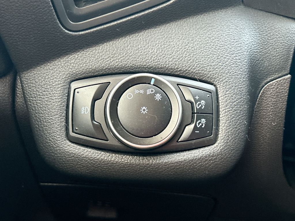 Thumbnail: 2015 Ford Escape - 19