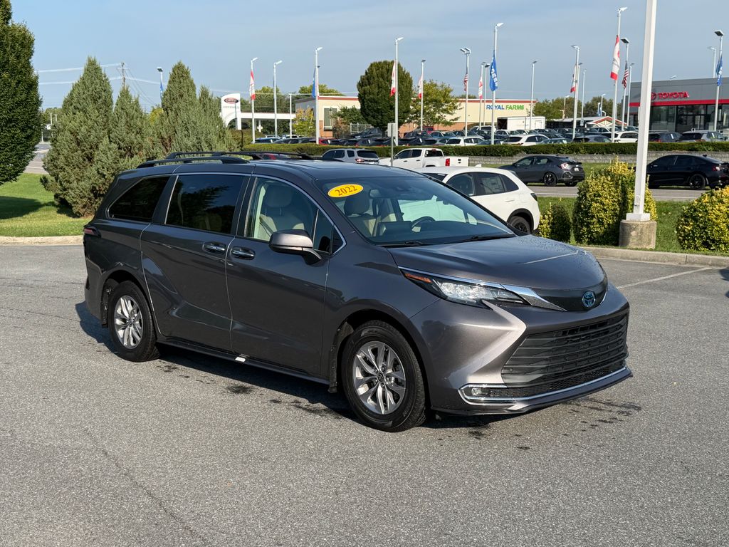 Predawn Gray Mica 2022 Toyota Sienna Minivan Front-Wheel Drive Continuously Variable Transmission