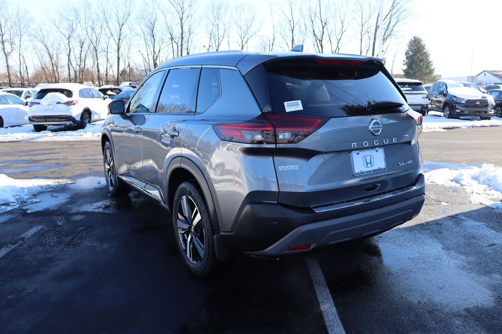 2021 Nissan Rogue SL 3