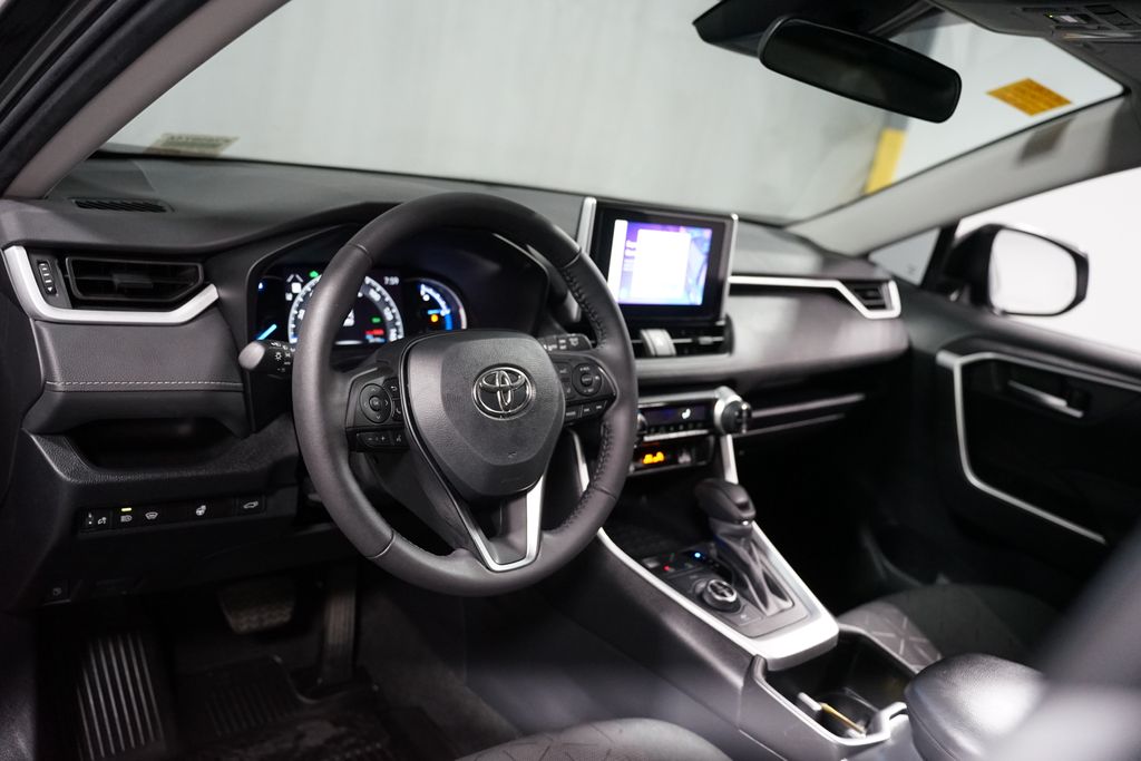 Thumbnail: 2024 Toyota RAV4 - 11