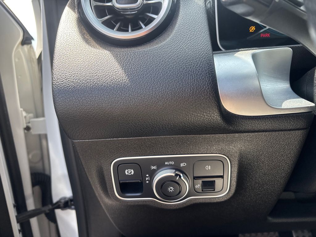 Used Car 2021 Mercedes-benz Glb  Glb 250 For Sale Under $25,000 In Austin, Texas