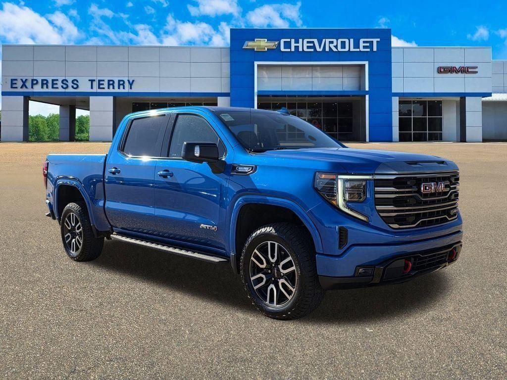 2022 GMC Sierra 1500 AT4 Crew Cab 4WD