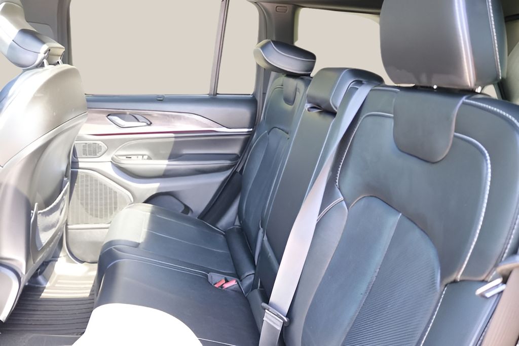 Used Car 2024 Jeep Grand Cherokee  Overland For Sale Under $50,000 In Austin, Texas