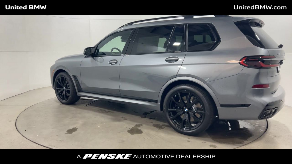 2025 BMW X7 M60i 6