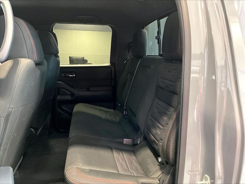 2023 Nissan Frontier — photo 16