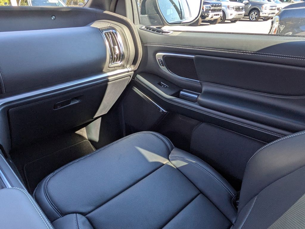 2025 Ford Expedition Platinum MAX