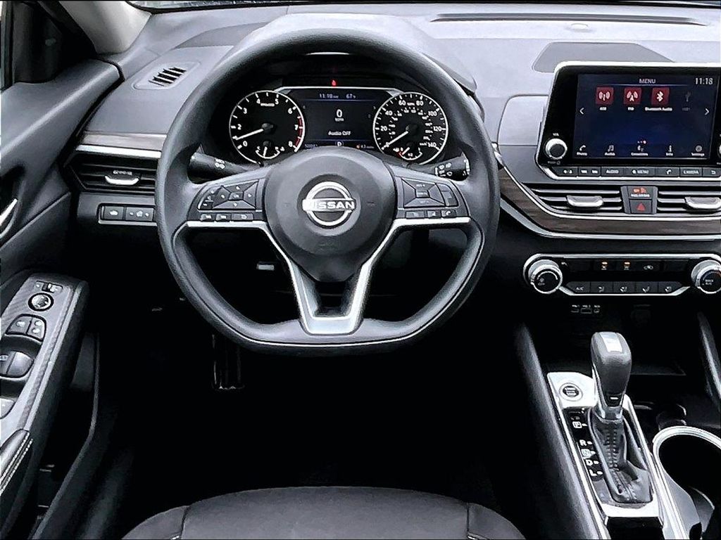2024 Nissan Altima — photo 17