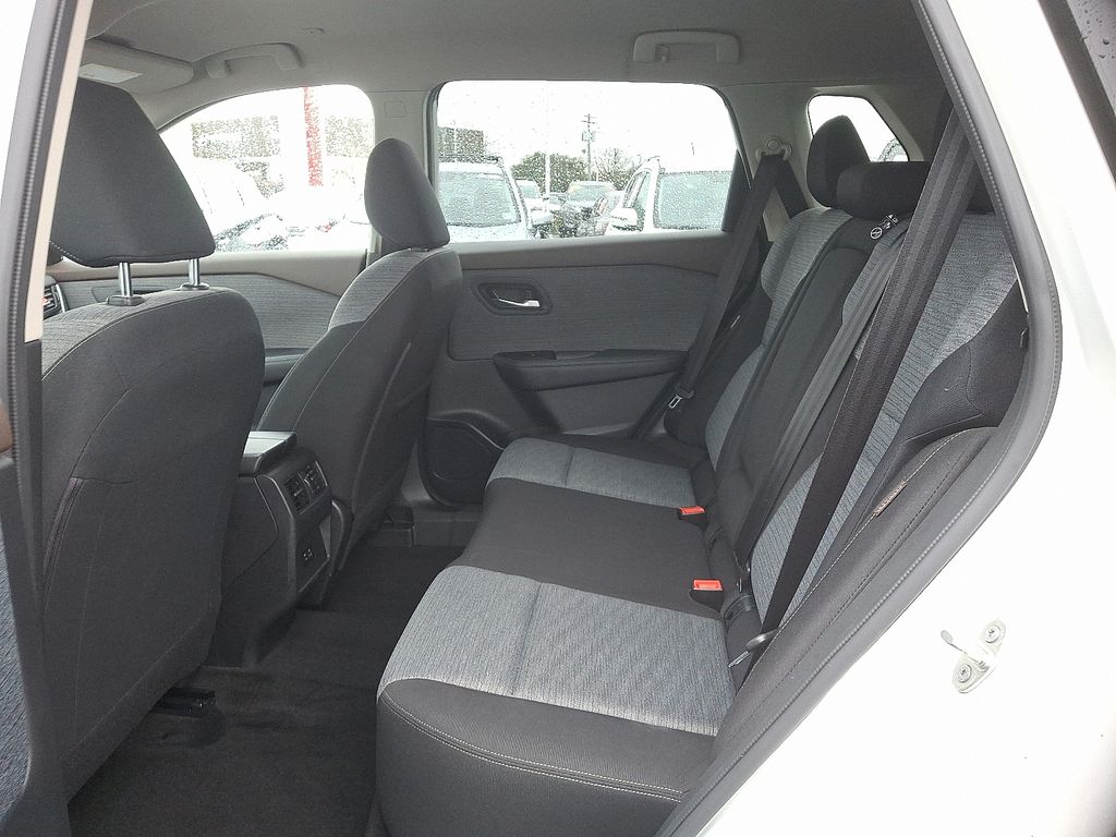 Thumbnail: 2023 Nissan Rogue - 10