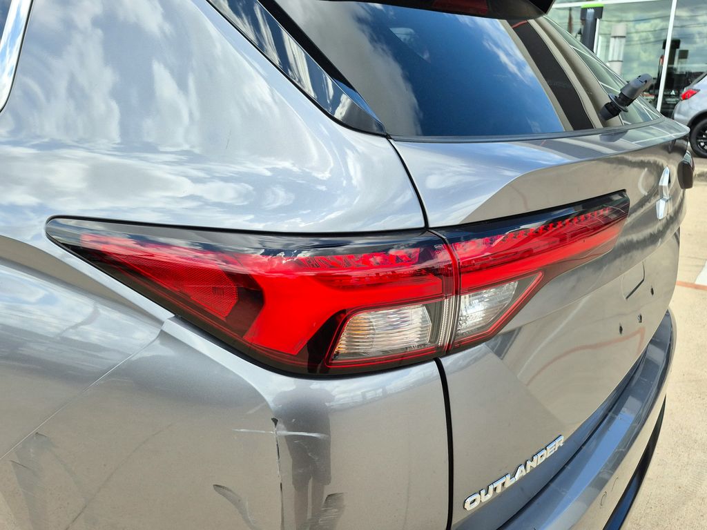2022 Mitsubishi Outlander SE Launch Edition Gray at North Houston Mitsubishi