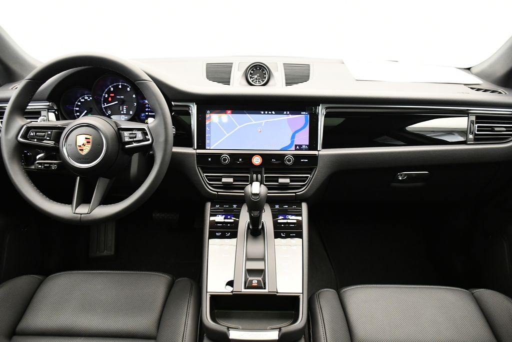 Thumbnail: 2026 Porsche Macan - 22