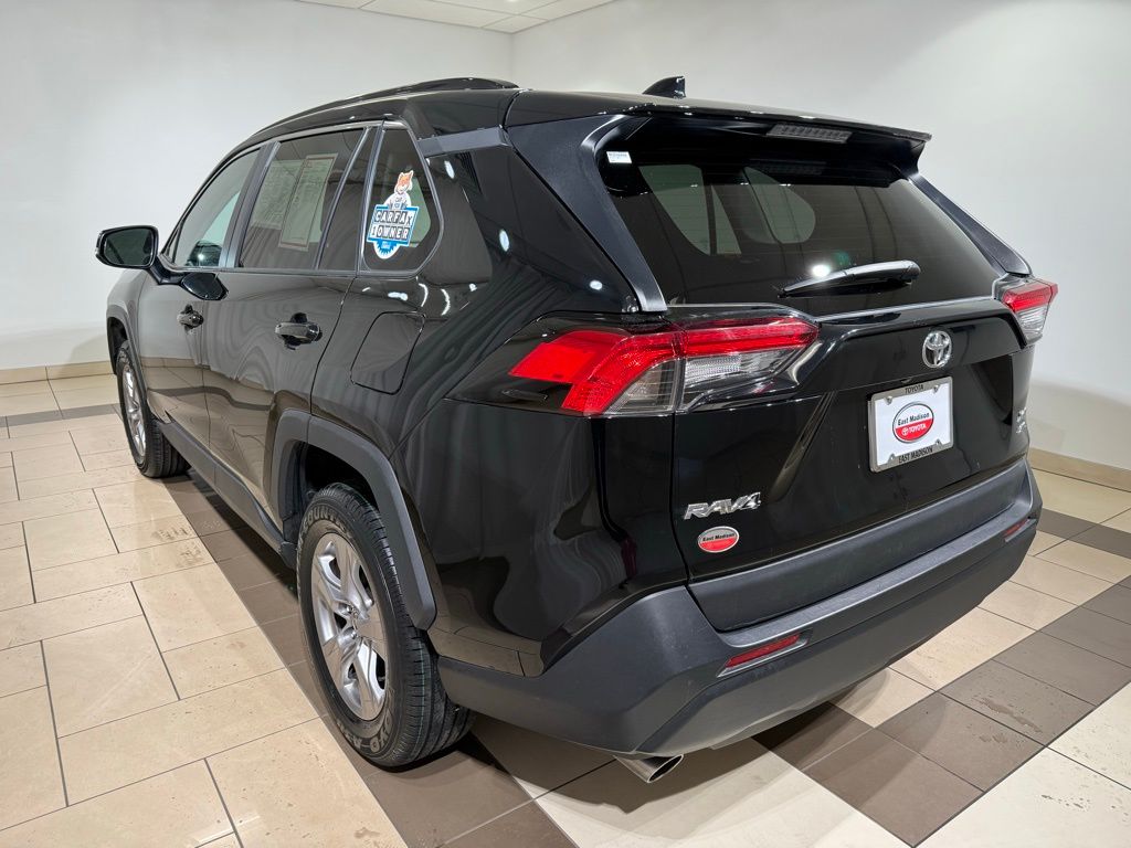 2023 Toyota RAV4 XLE 3