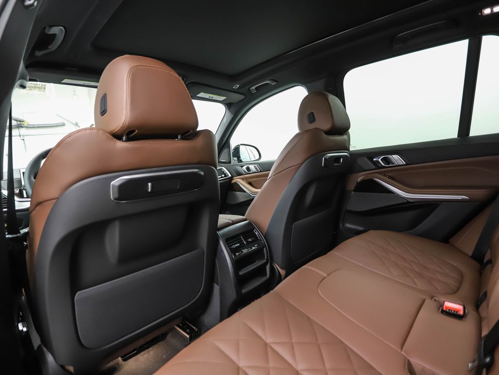 Thumbnail: 2026 BMW X5 - 21