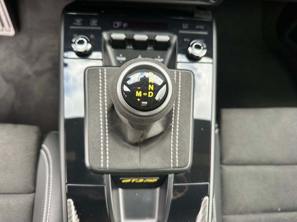 Thumbnail: 2025 Porsche 911 - 26