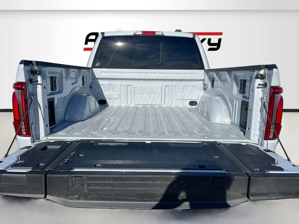 Used 2025 White Ford Lariat image 26