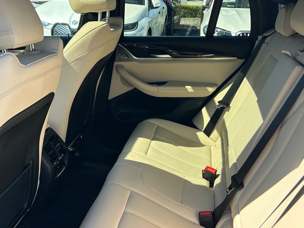Thumbnail: 2023 BMW X4 - 29