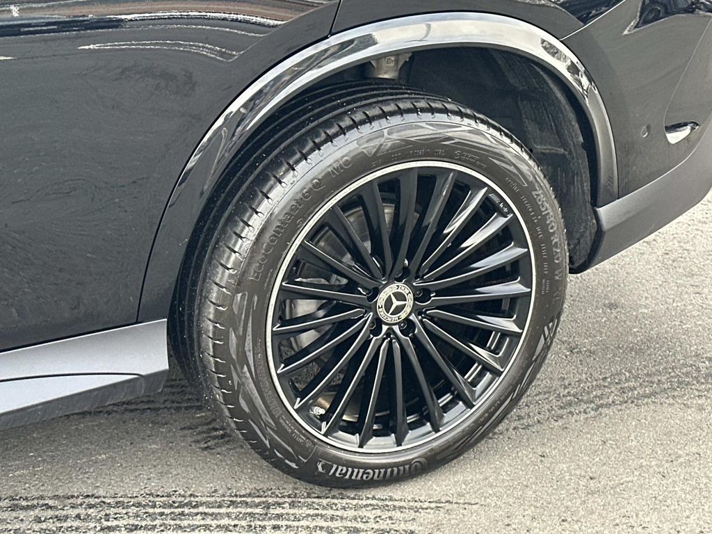 Thumbnail: 2025 Mercedes-Benz GLC - 16