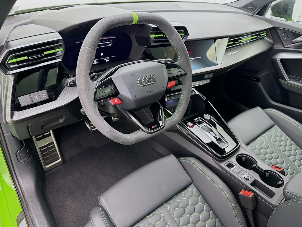 Thumbnail: 2025 Audi RS 3 - 9