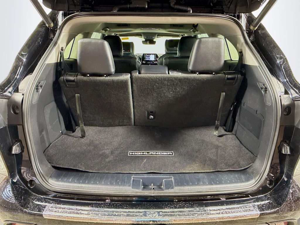 Thumbnail: 2020 Toyota Highlander - 29