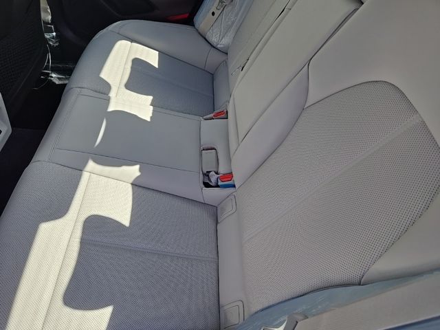 2025 Genesis G70  25