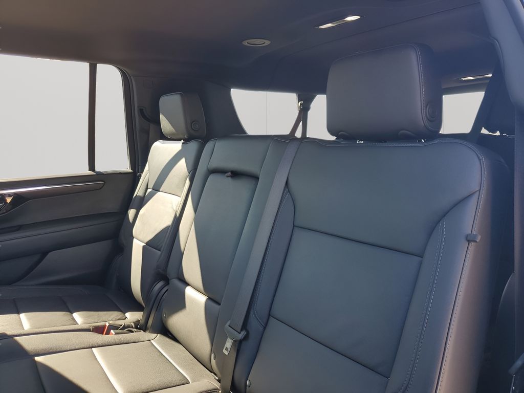 Used Car 2025 Chevrolet Suburban  Z71 For Sale Under $70,000 In Austin, Texas