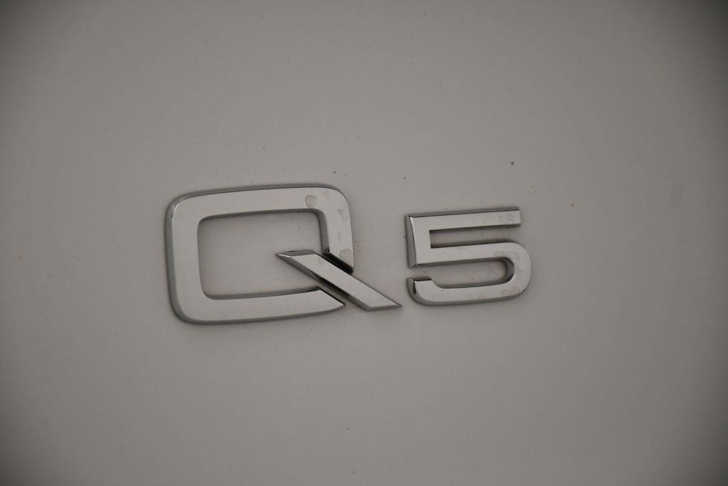 Thumbnail: 2024 Audi Q5 - 9