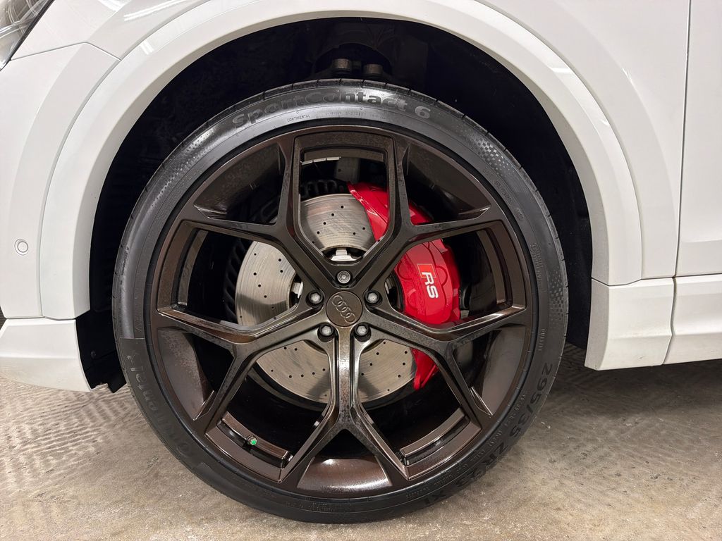 Used 2023  Audi 4.0T image 12