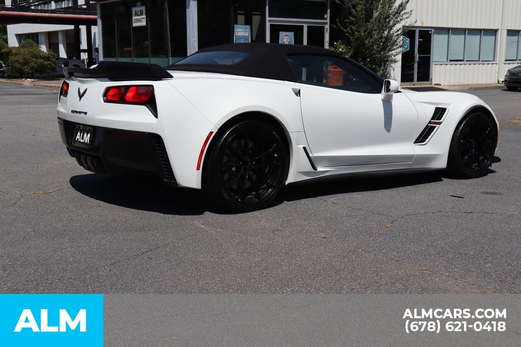 Used 2019 White Chevrolet Grand Sport image 6