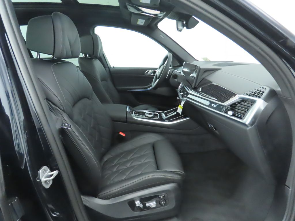 Thumbnail: 2026 BMW X5 - 21