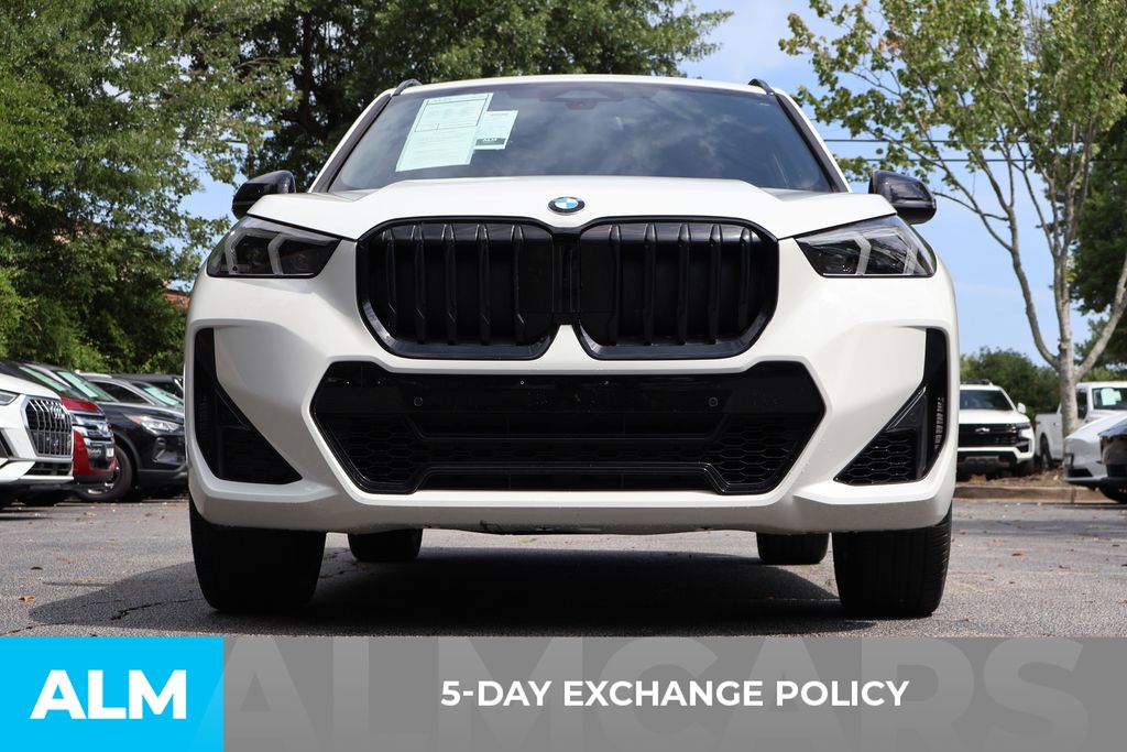Used 2023 White BMW xDrive28i image 3