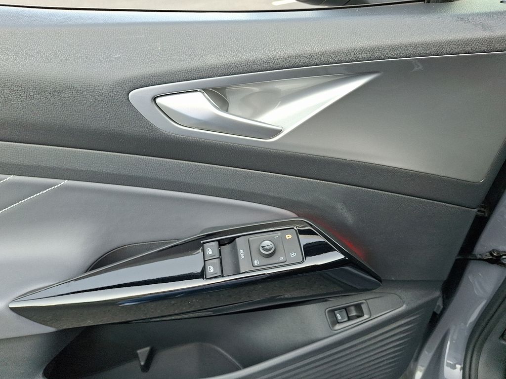 Thumbnail: 2023 Volkswagen ID.4 - 12