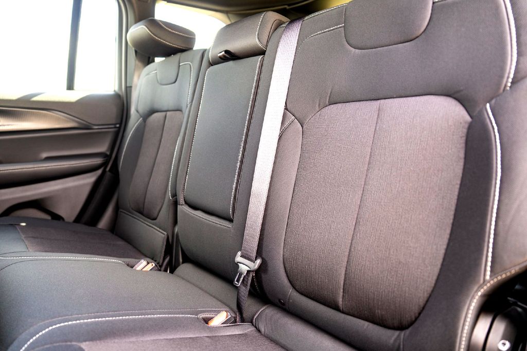 New Car 2025 Jeep Grand Cherokee  Laredo X For Sale Under $40,000 In Taylor, Texas