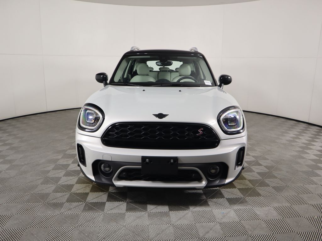2023 MINI Cooper Countryman Iconic 2