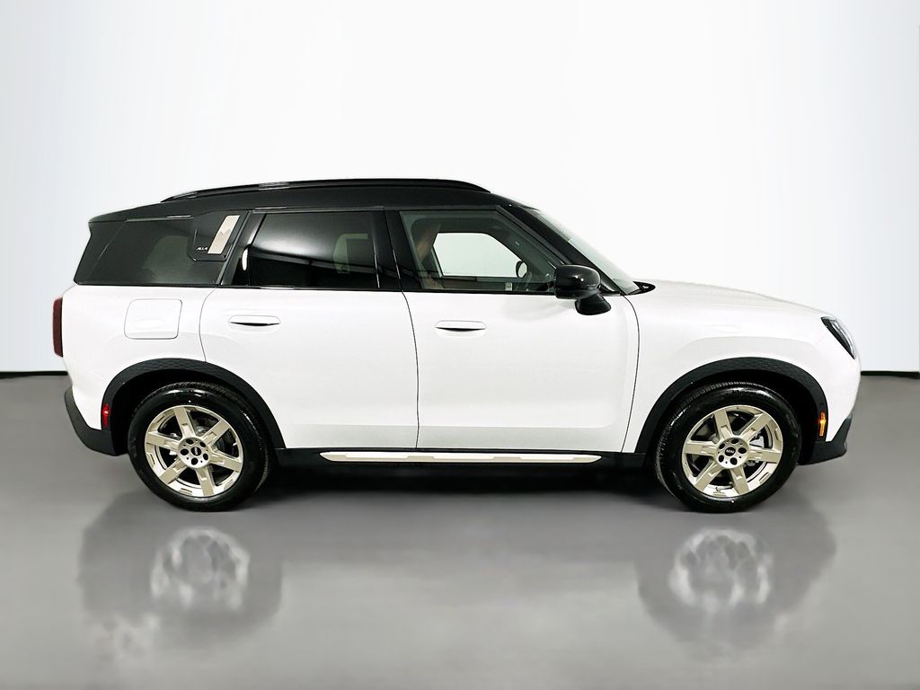Thumbnail: 2027 MINI Cooper Countryman - 4
