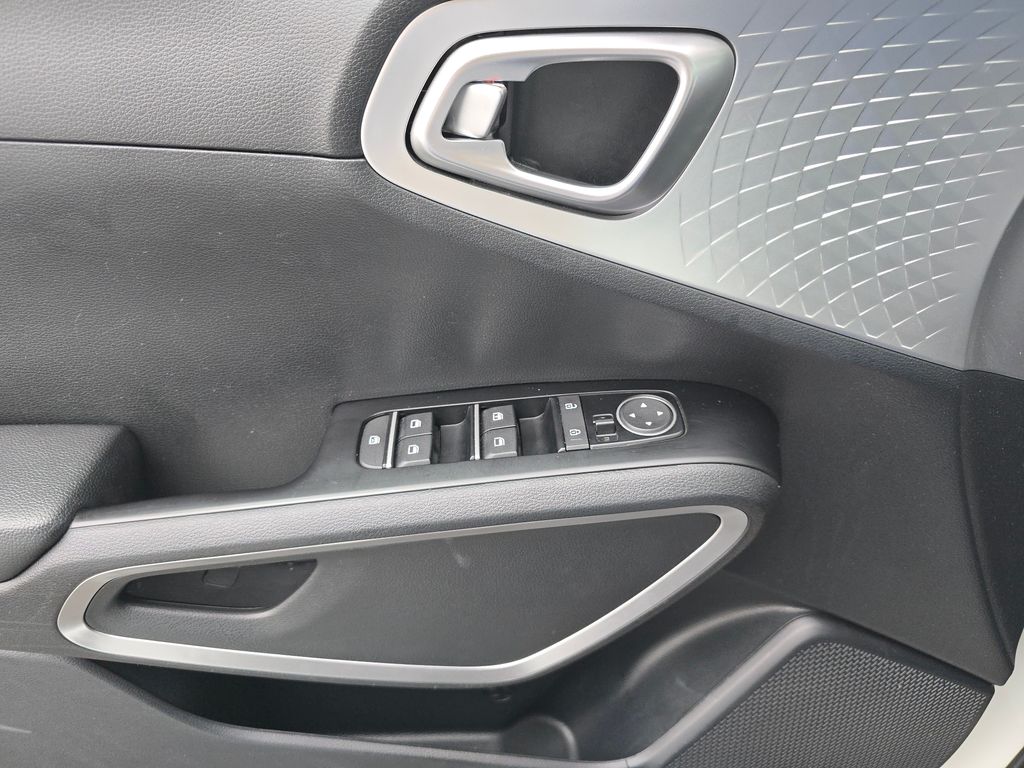2023 Kia Soul LX photo 25
