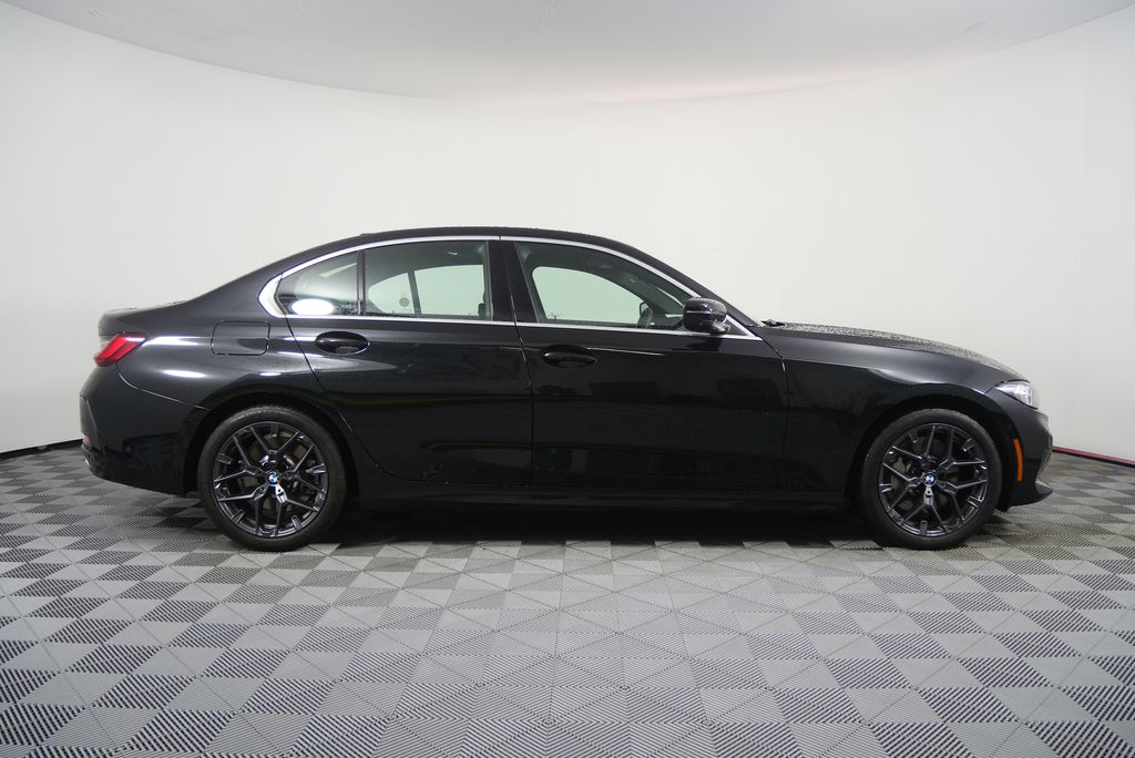 Thumbnail: 2025 BMW 3 Series - 2