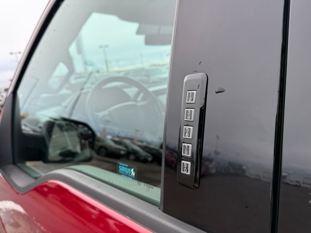 Used 2018 Red Ford XLT image 30