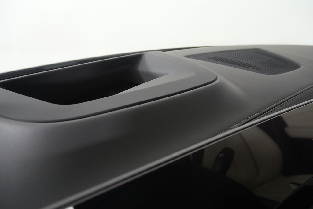 Thumbnail: 2026 BMW X7 - 21