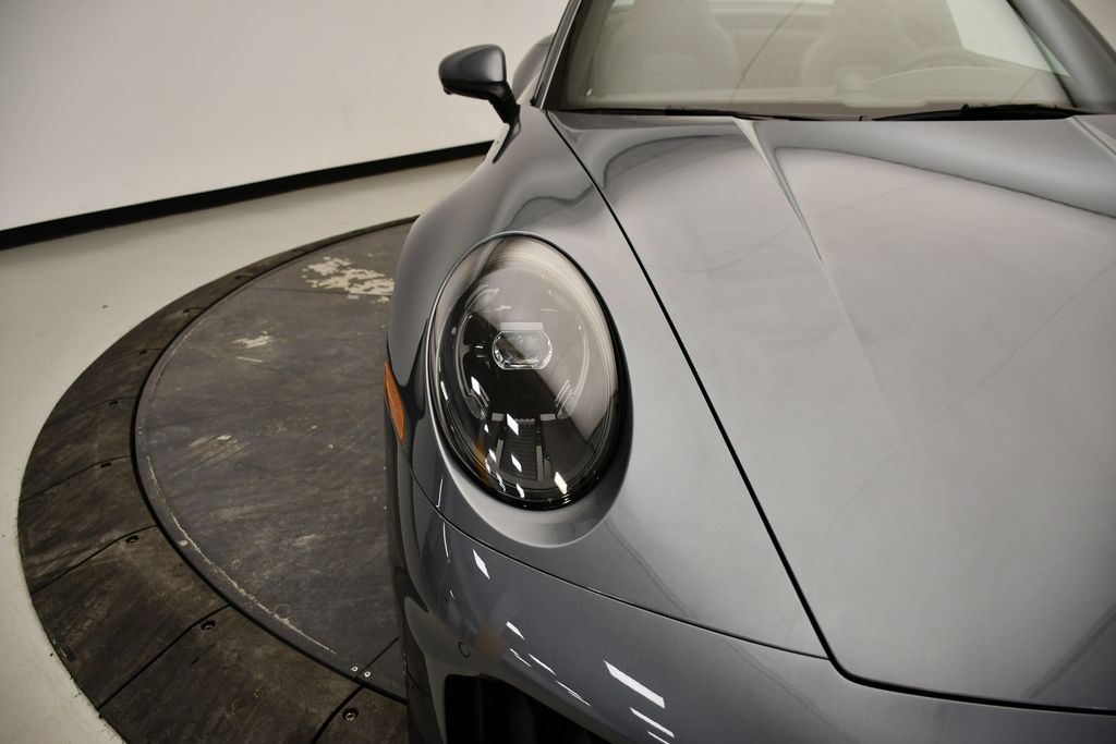 Thumbnail: 2025 Porsche 911 - 22