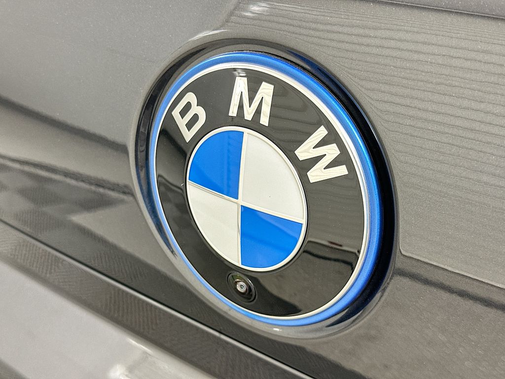 Thumbnail: 2026 BMW i7 - 22