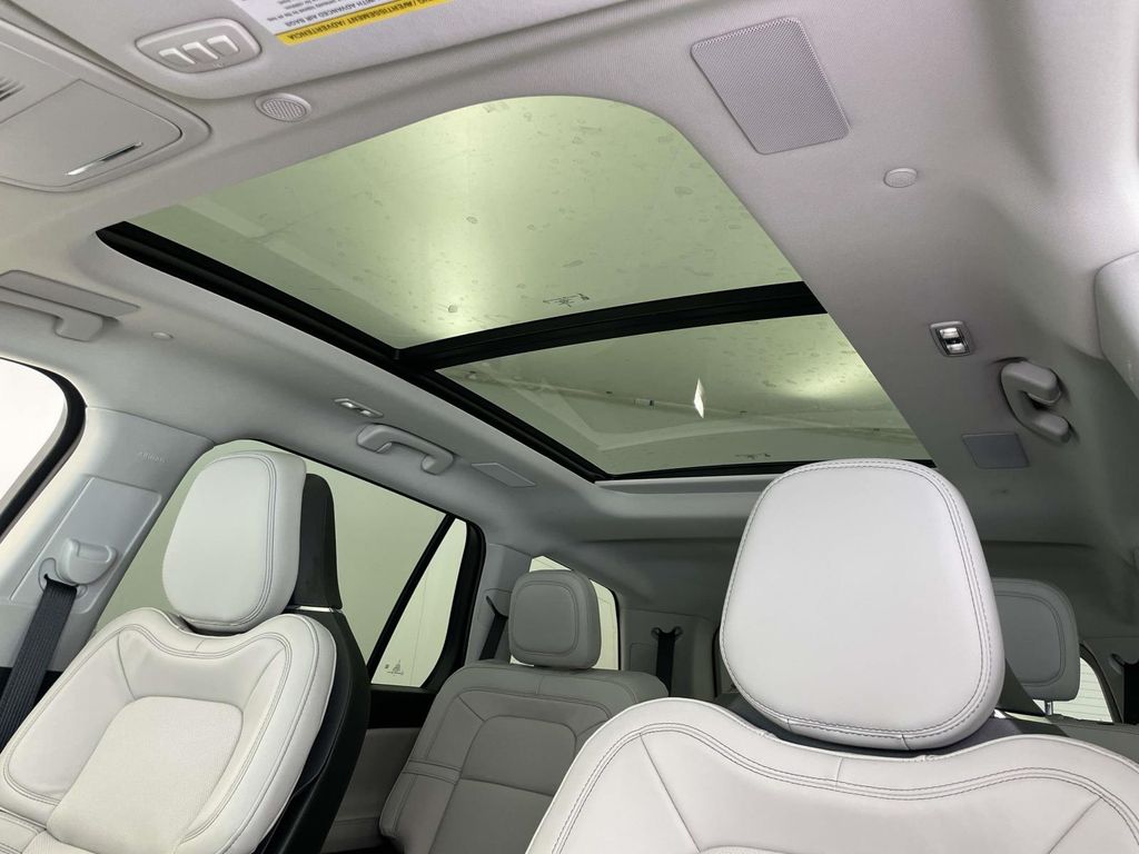 2026 Lincoln Aviator Reserve White at Phil Fitts Ford