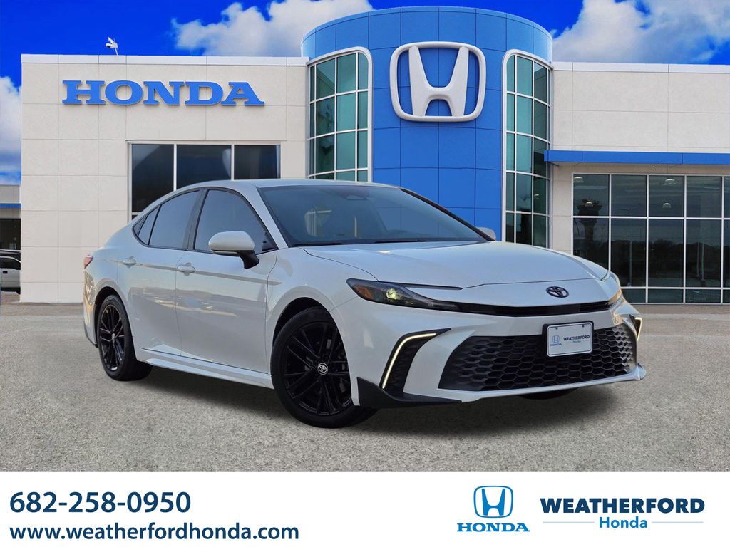 2025 Toyota Camry SE FWD