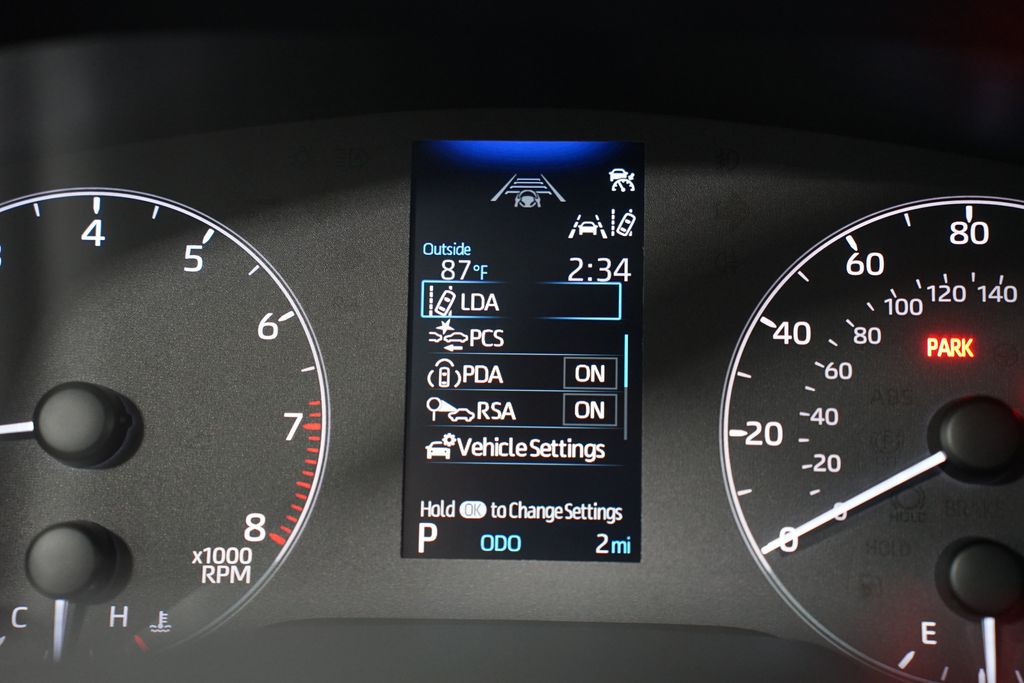 2025 Toyota Corolla LE 16