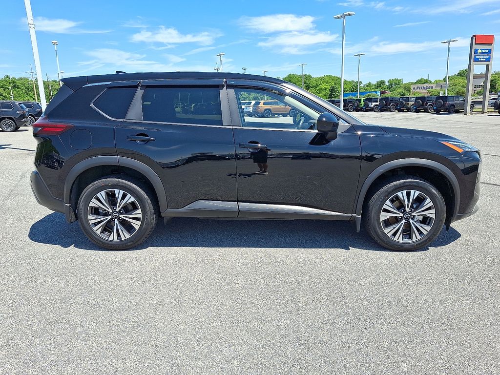2023 Nissan Rogue — photo 8