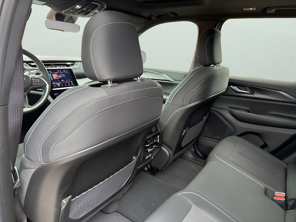 New Car 2025 Jeep Grand Cherokee  Laredo X For Sale Under $40,000 In Austin, Texas